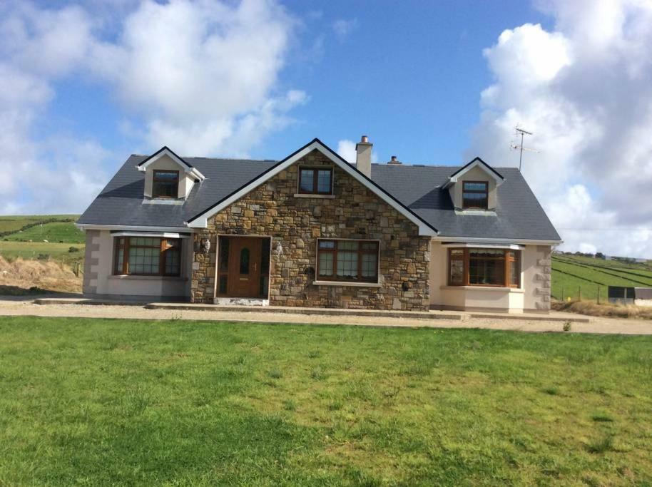 Beautiful Home On Lake Carrowmore Belmullet Exterior foto